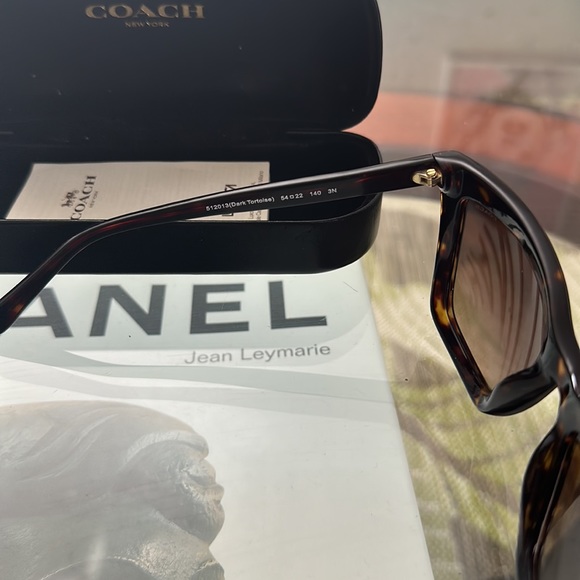 Coach Sunglasses - Picture 4 of 5